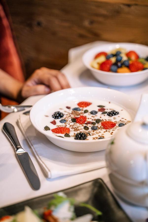 Wellnesshotel Erica Нова Поненте Екстериор снимка