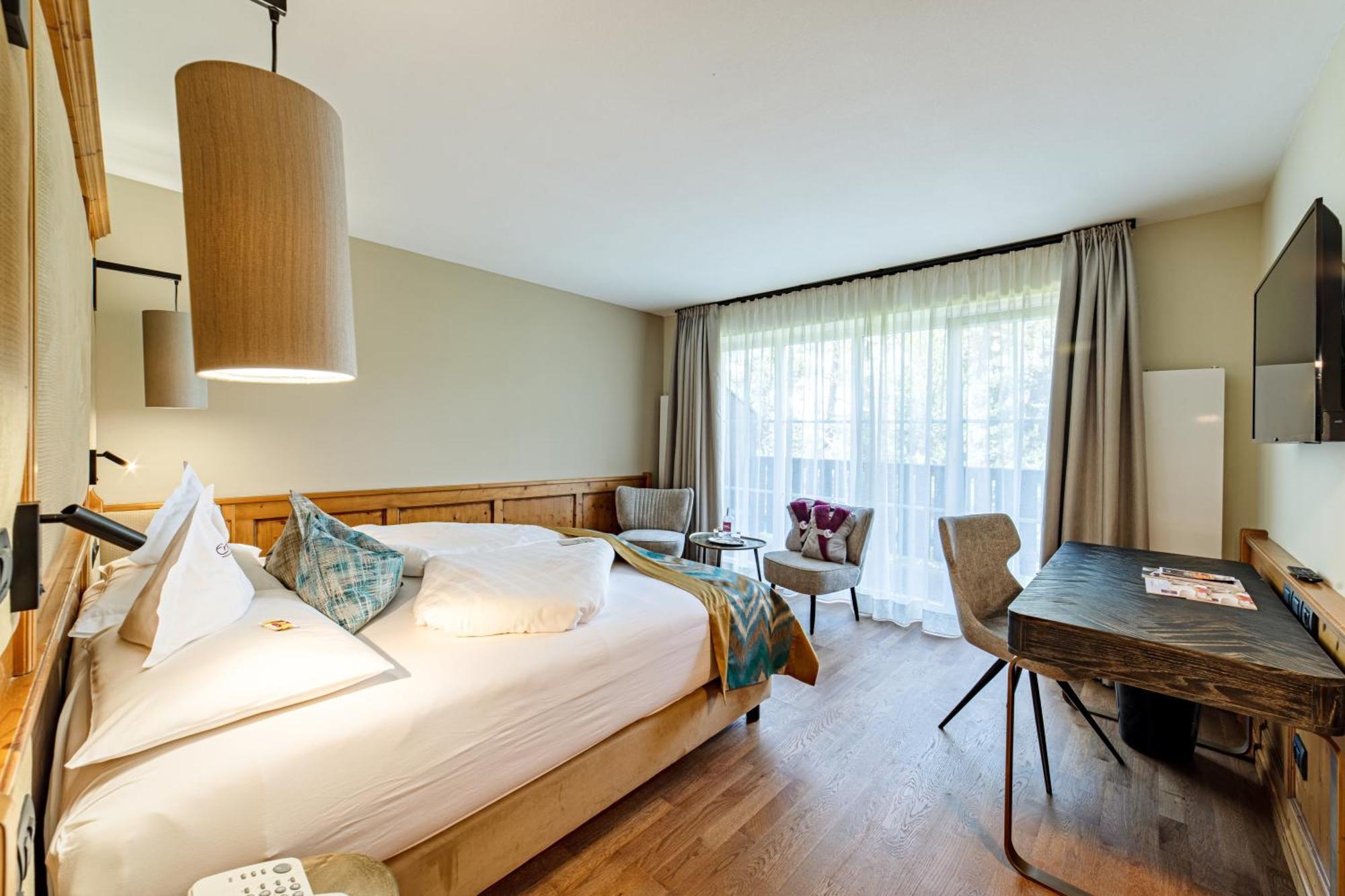 Wellnesshotel Erica Нова Поненте Екстериор снимка
