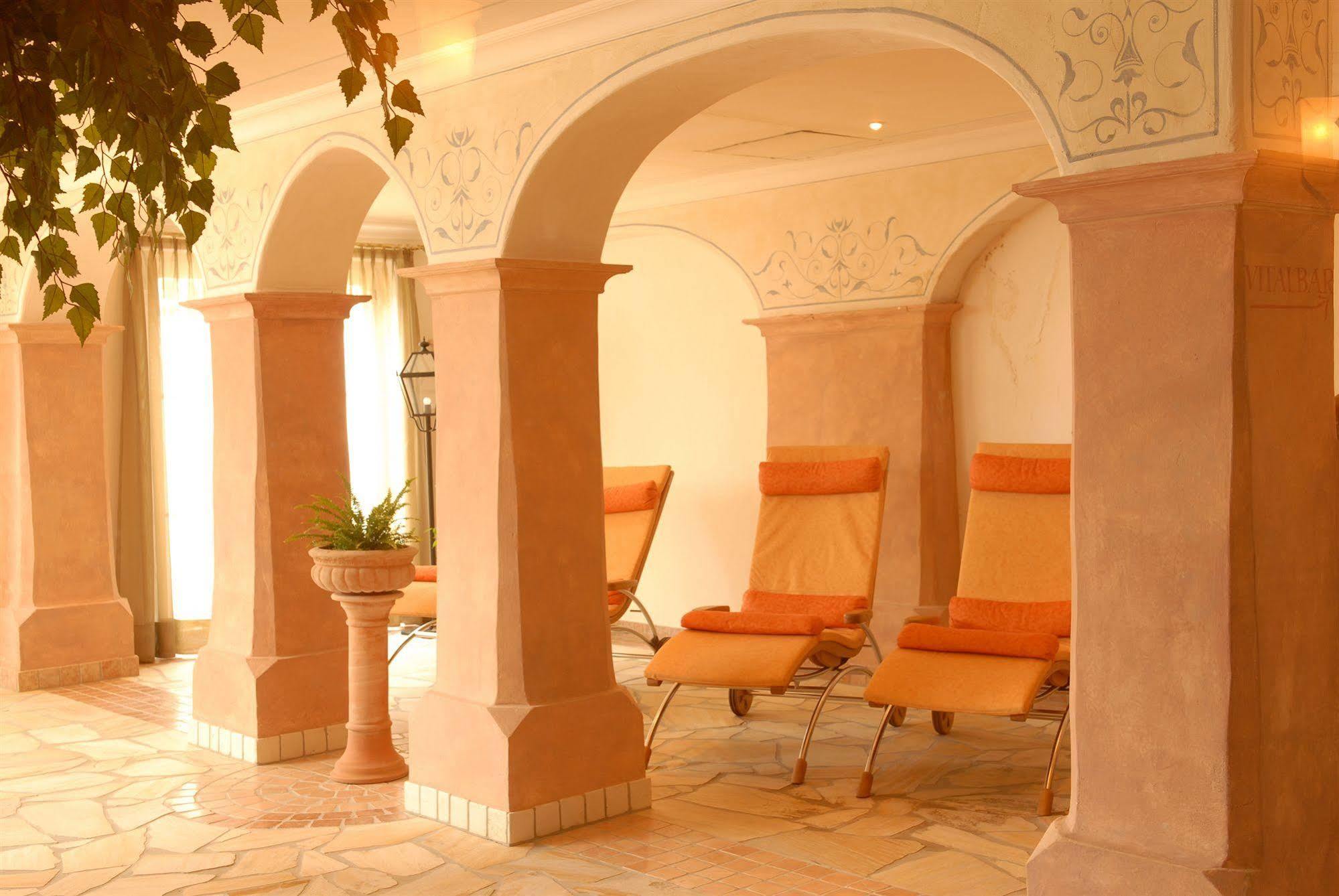Wellnesshotel Erica Нова Поненте Екстериор снимка